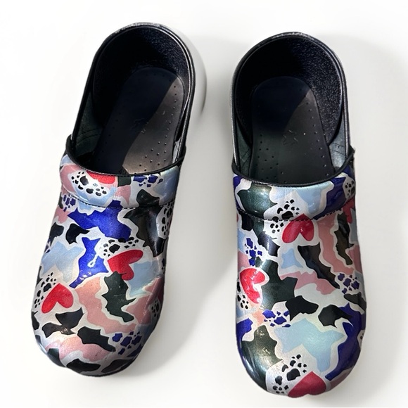 DANSKO‎ Professional Clogs Multi-Colored Abstract Design Red Hearts - (40) 9.5 - Picture 1 of 9